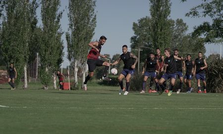 El Club Atlético Colón enfrenta a Juventud Unida de Gualeguaychú en otro amistoso de pretemporada. El Club Atlético Colón enfrenta a Juventud Unida de Gualeguaychú en otro amistoso de pretemporada.
