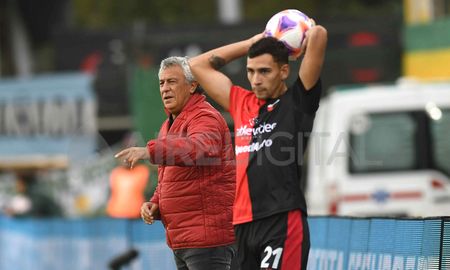 Pipo Gorosito habló en conferencia de prensa luego de la derrota de Colón de Santa Fe ante Defensa y Justicia. Pipo Gorosito habló en conferencia de prensa luego de la derrota de Colón de Santa Fe ante Defensa y Justicia.