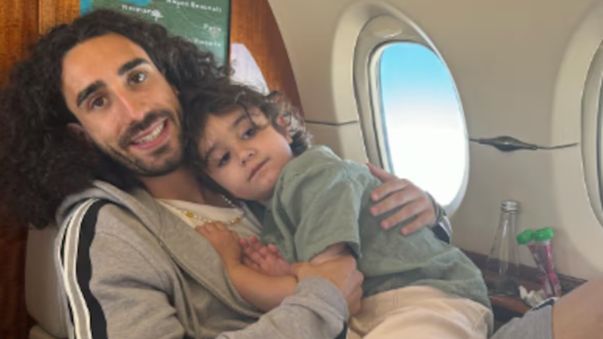 Marc Cucurella pasó de ser blanco de las críticas tras la final del Mundial a despertar una ola de empatía por una conmovedora historia familiar que se volvió viral en las redes. Marc Cucurella pasó de ser blanco de las críticas tras la final del Mundial a despertar una ola de empatía por una conmovedora historia familiar que se volvió viral en las redes.