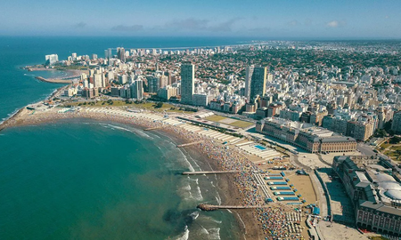 Precios 2024: cuánto cuesta alquilar carpas y sombrillas en Mar del Plata Precios 2024: cuánto cuesta alquilar carpas y sombrillas en Mar del Plata
