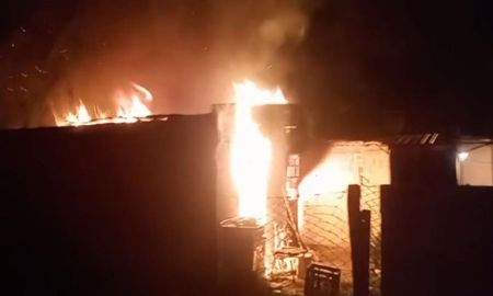 El hombre de 41 años e quedó dormido con un cigarrillo encendido e incendió la casa. El hombre de 41 años e quedó dormido con un cigarrillo encendido e incendió la casa.
