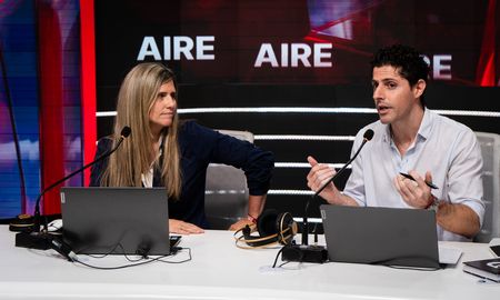 Luciana Trinchieri y Facundo González conducirán Milla Extra, el nuevo programa de AIRE Negocios. Luciana Trinchieri y Facundo González conducirán Milla Extra, el nuevo programa de AIRE Negocios.