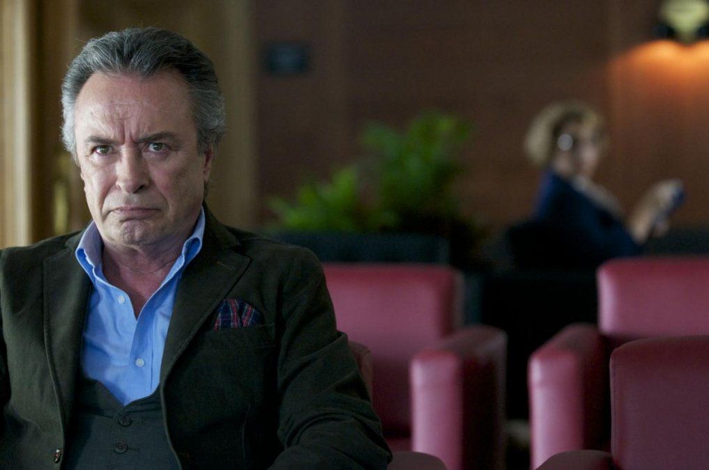 Oscar Martínez brindó una entrevista desde Madrid y aseguró que la pandemia de coronavirus como a muchos otros artistas, golpeó su trabajo.