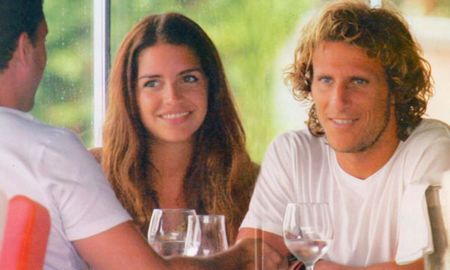 Se conoció el verdadero motivo por el que Zaira Nara y Diego Forlán no se besaban en público. Se conoció el verdadero motivo por el que Zaira Nara y Diego Forlán no se besaban en público.