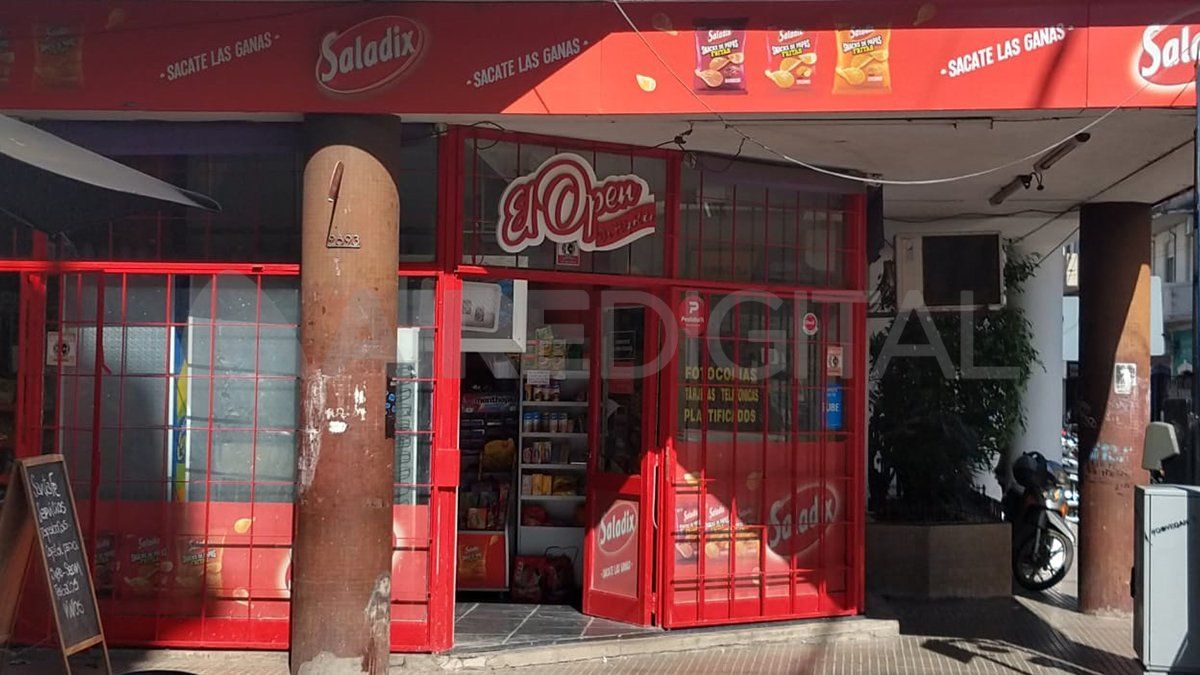 El local se encuentra en la esquina de San Martín e Hipólito Irigoyen