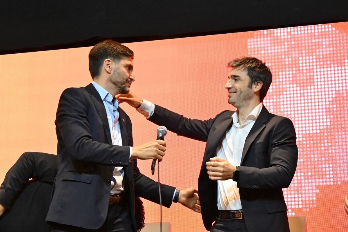 El anfitrión Ignacio Torres reivindicó la memoria de los pueblos patagónicos: “No permitimos que nos falten el respeto. Gobernar no es burlarse en conferencias de prensa ni agraviar por redes sociales". El anfitrión Ignacio Torres reivindicó la memoria de los pueblos patagónicos: “No permitimos que nos falten el respeto. Gobernar no es burlarse en conferencias de prensa ni agraviar por redes sociales".
