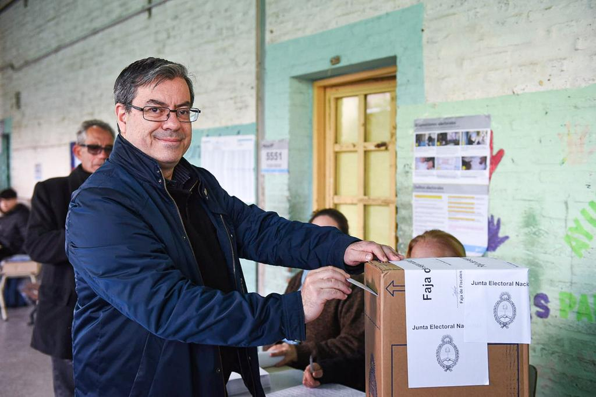 Germán Martínez votó en Rosario. Germán Martínez votó en Rosario.
