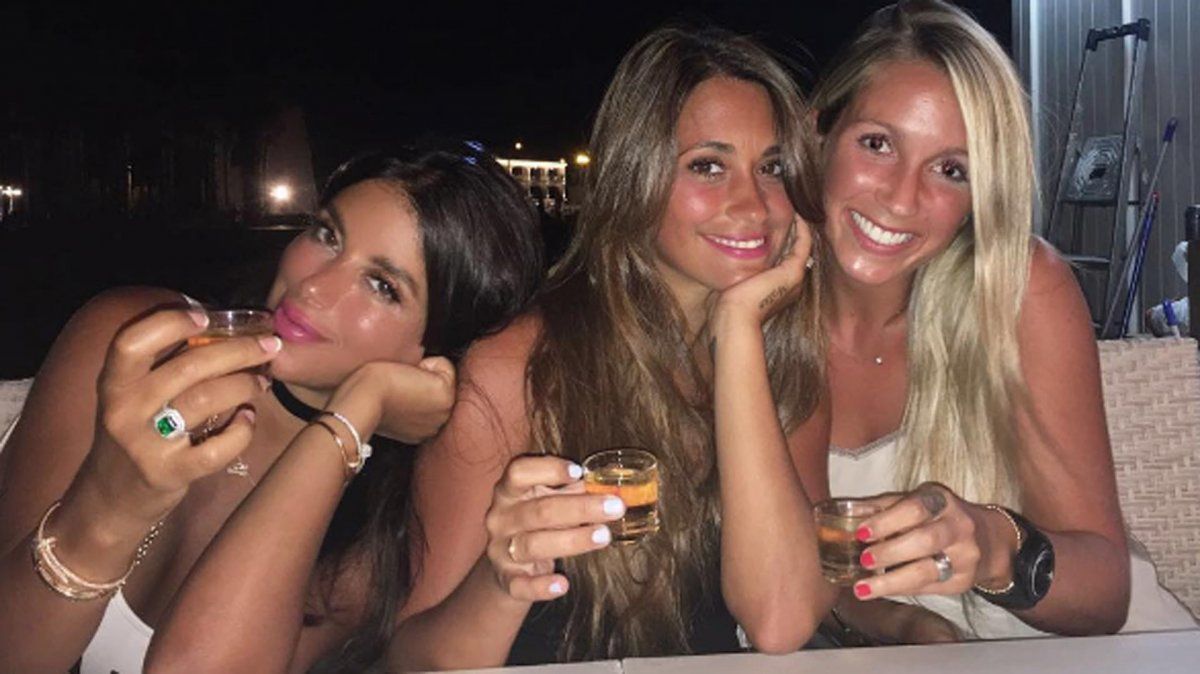La salida nocturna de Antonela Roccuzzo con sus amigas en Ibiza