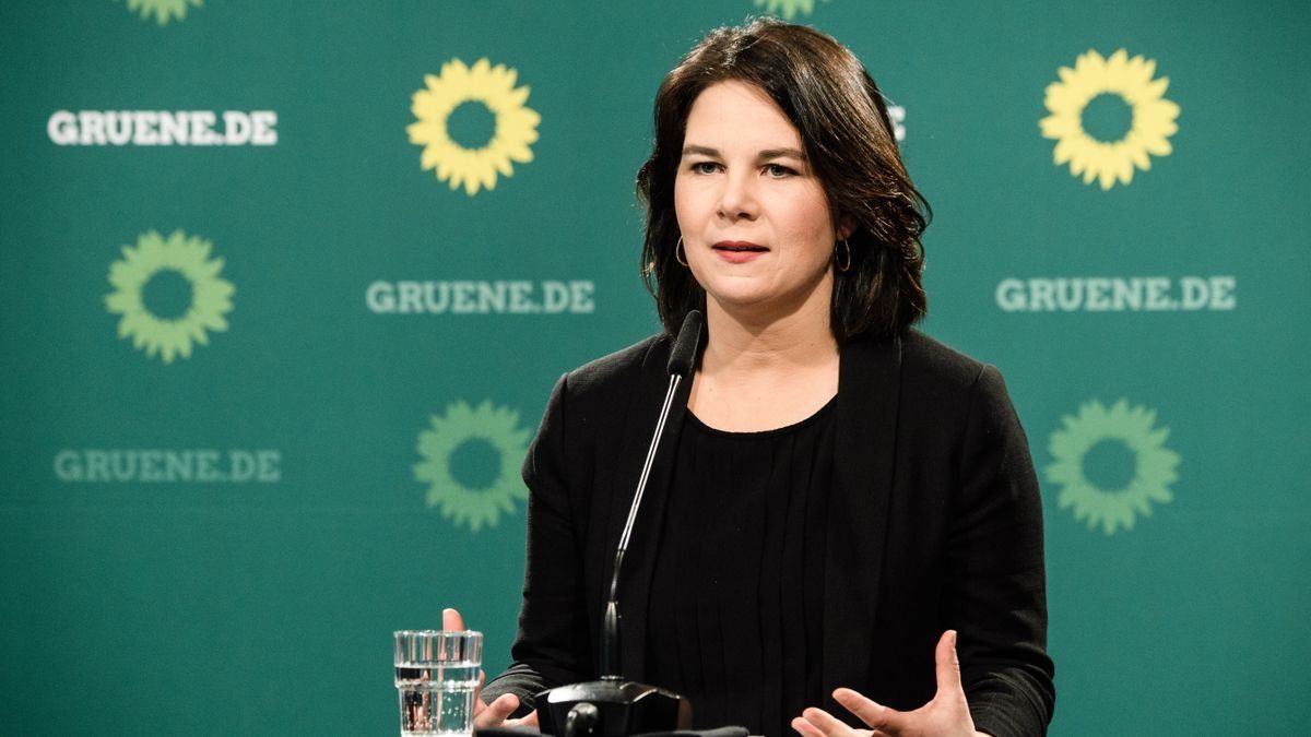 Annalena Baerbock es la l&iacute;der del partido de los Verdes y ser&aacute; la pr&oacute;xima ministra de Relaciones Exteriores de Alemania.
