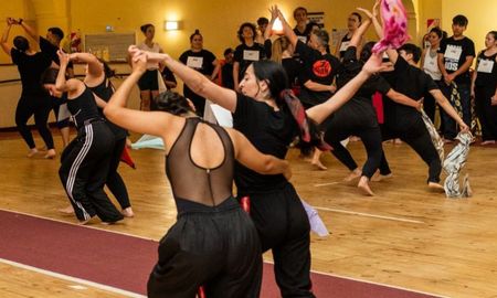 En total, son 40 bailarinas y bailarines, provenientes de 20 localidades. En total, son 40 bailarinas y bailarines, provenientes de 20 localidades.
