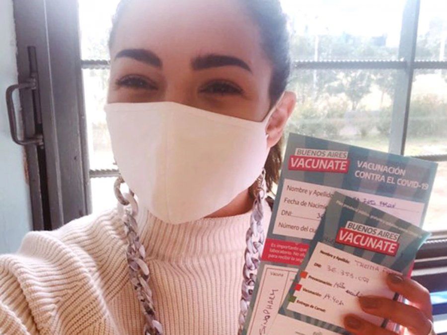 Luego de recibir la primera dosis de la Sinopharm