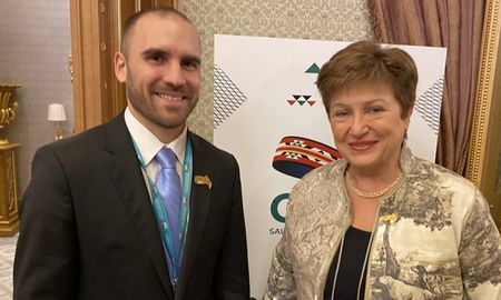 Martín Guzmán, ministro de Economía de Argentina, con Kristalina Georgieva, titular del FMI. Martín Guzmán, ministro de Economía de Argentina, con Kristalina Georgieva, titular del FMI.