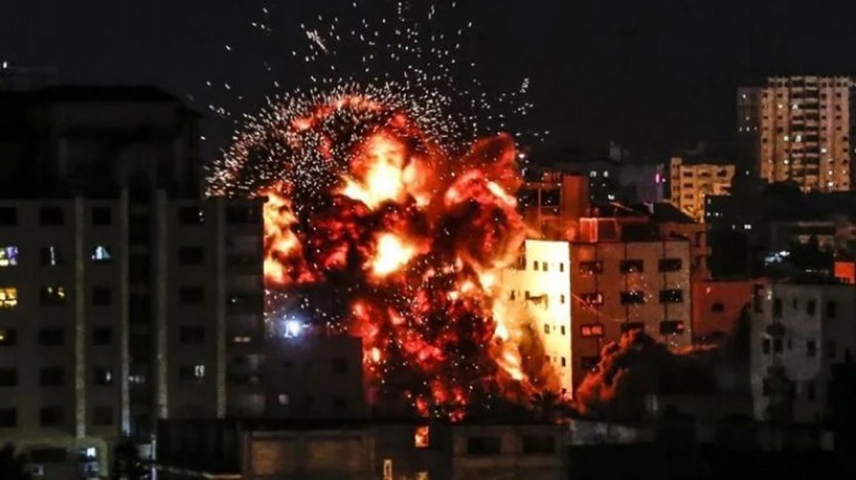 Varias explosiones sacudieron la Franja de Gaza a primera hora del lunes.