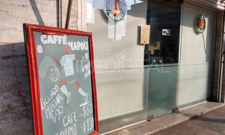 Café Nápoli, el lugar que homenajea en el macrocentro a Maradona Café Nápoli, el lugar que homenajea en el macrocentro a Maradona