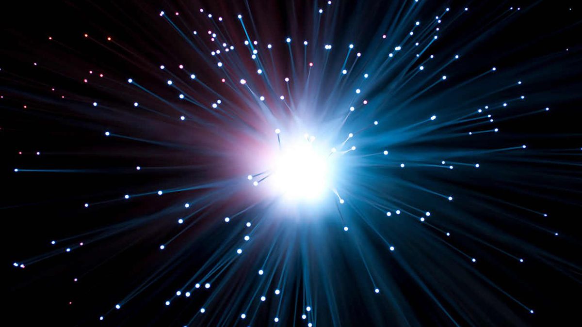 La teoría del Big Bang refiere al punto inicial en el que se formó la materia, el espacio y el tiempo. De acuerdo con el modelo estándar, tuvo lugar hace unos 13.800 millones de años.