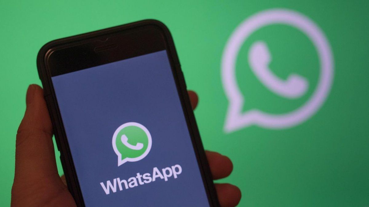 La razón por la que no te llegan los mensajes de WhatsApp hasta que abres la app