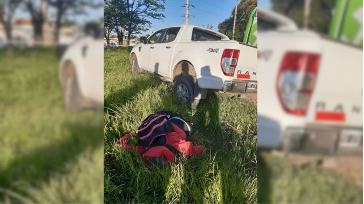 El cuerpo de uno de los delincuentes