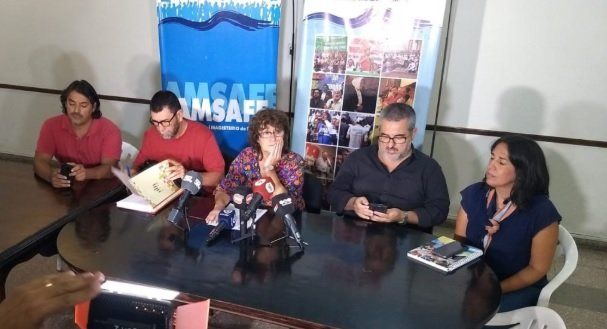 Docentes rechazaron la propuesta salarial del gobierno y van al paro