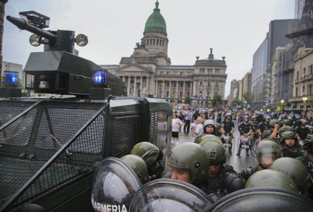 Denunciaron a un grupo anarquista por incitar a “incendiar el Congreso”