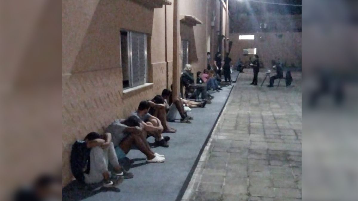 Un grupo de detenidos este viernes por la noche en el ámbito de la Unidad Regional XVII
