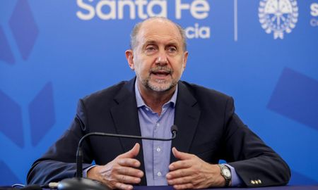 Perotti encabezará los anuncios de las nuevas restricciones. Perotti encabezará los anuncios de las nuevas restricciones.