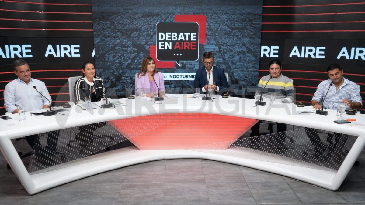De izquierda a derecha: Leandro González, Jorgelina Mudallel, Adriana Molina, Sebastián Mastropaolo, Mario Pereyra y Leónidas Bonaveri.