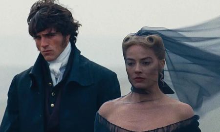 Margot Robbie en Cumbres Borrascosas. Margot Robbie en Cumbres Borrascosas.