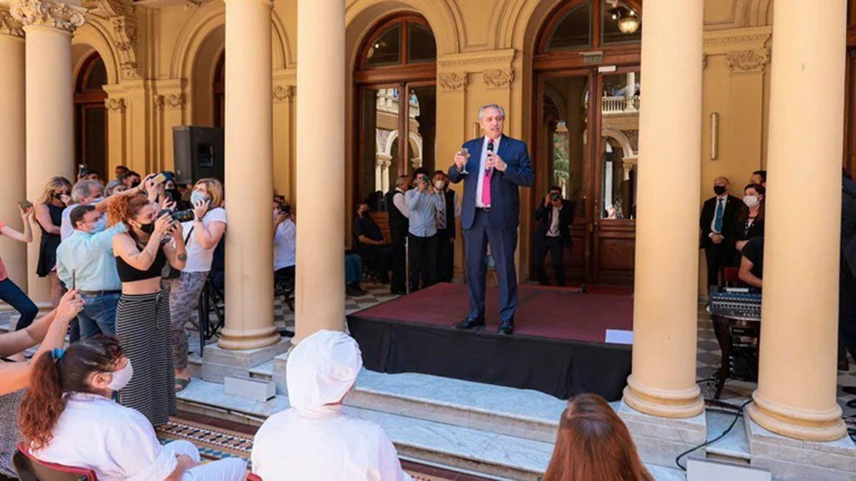Alberto Fernández en el brindis de fin de año en la Casa Rosada.