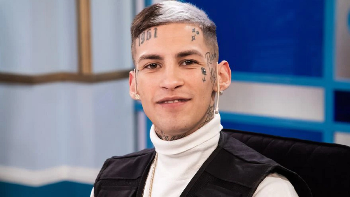 L-Gante fue visto con su supuesta amante saliendo de un hotel.