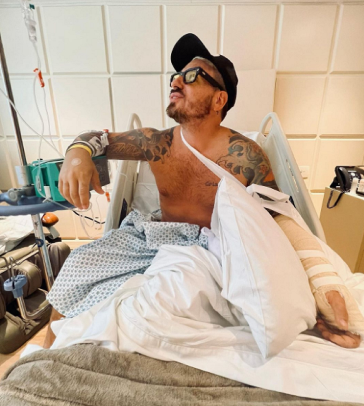 El motor de un parapente cayó sobre su brazo, lo que le provocó una fractura expuesta.