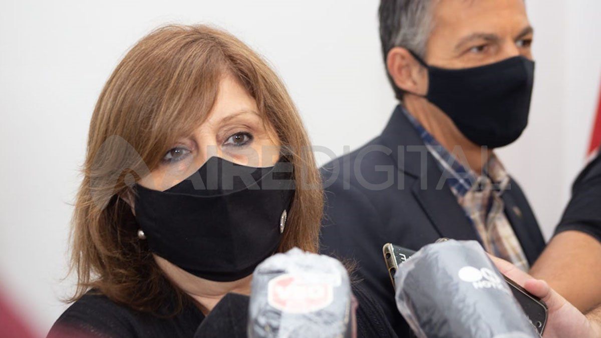 La ministra de Educación de la provincia