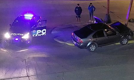 Un automovilista perdió el control en Avenida Peñaloza y Ángel Cassanello. Un automovilista perdió el control en Avenida Peñaloza y Ángel Cassanello.