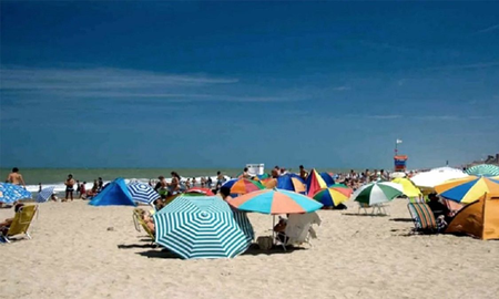 Precios en dólares y aumentos del 50%: cuánto cuesta alquilar en la Costa