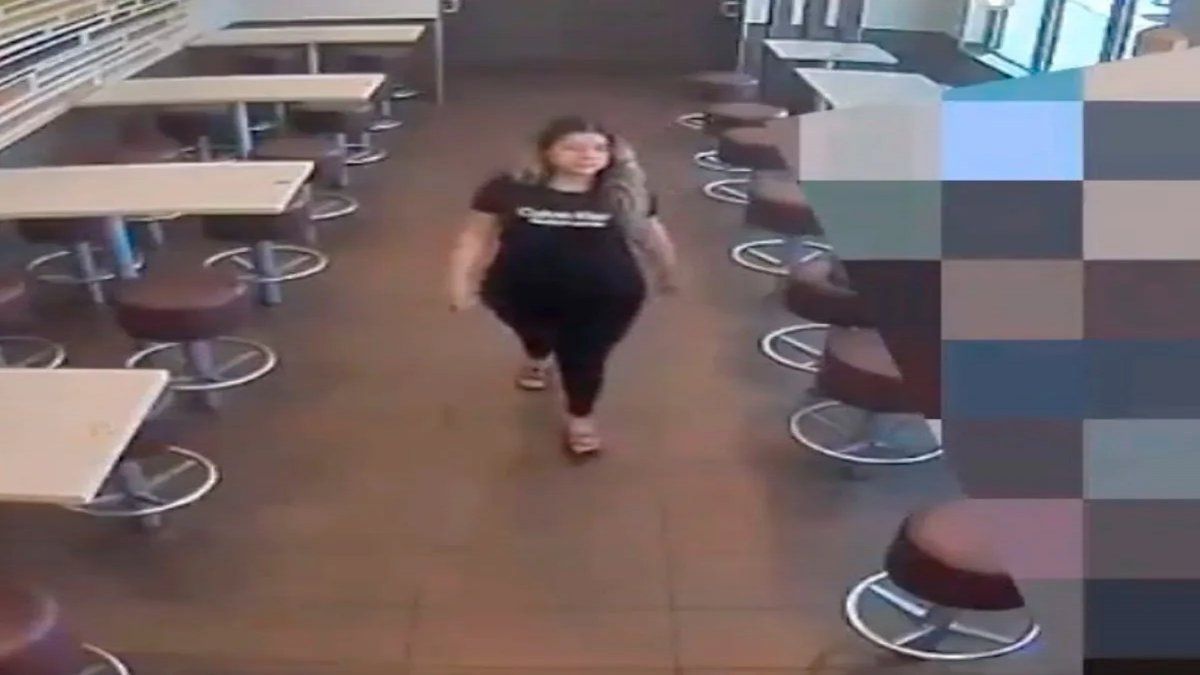 Encontraron el cuerpo de un bebé en el baño de un local de comidas rápidas