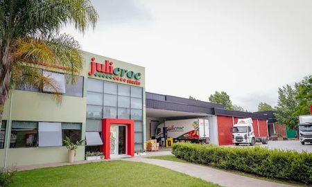 Juli Croc es una empresa de Entre Ríos que comercializa sus productos a nivel nacional, llegando incluso a Uruguay. Juli Croc es una empresa de Entre Ríos que comercializa sus productos a nivel nacional, llegando incluso a Uruguay.