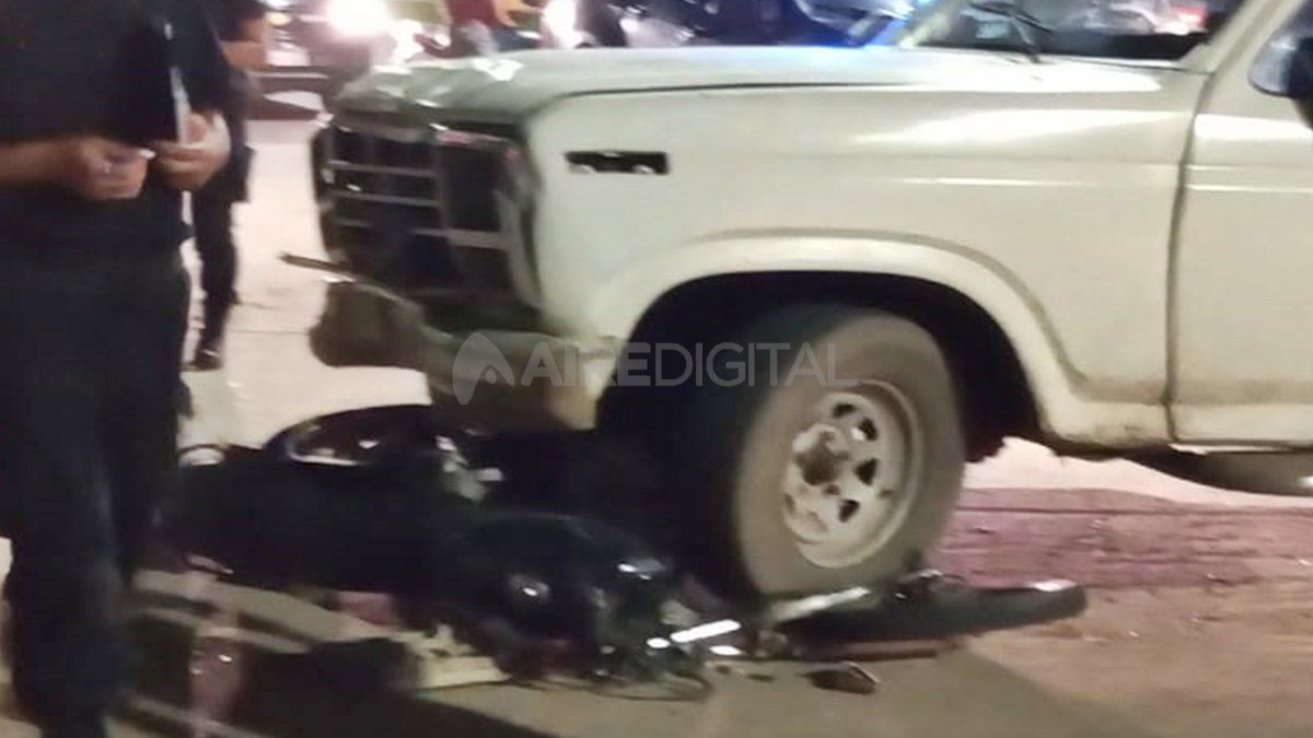 El joven que se trasladaba en la moto resultó herido y fue trasladado al Cullen.