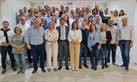 Unidos para Cambiar Santa Fe comienza a perfilar los candidatos de cara a las Elecciones 2025. Unidos para Cambiar Santa Fe comienza a perfilar los candidatos de cara a las Elecciones 2025.