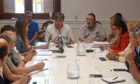El objetivo del encuentro fue pulir algunos detalles respecto a las modificaciones que se pretenden aplicar a una decena de leyes en materia de seguridad. El objetivo del encuentro fue pulir algunos detalles respecto a las modificaciones que se pretenden aplicar a una decena de leyes en materia de seguridad.