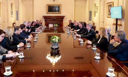 macri recibio en casa rosada a los jefes de bloque del senado macri recibio en casa rosada a los jefes de bloque del senado