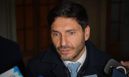 El gobernador de Santa Fe, Maximiliano Pullaro, se refirió por primera vez al violento robo que sufrió su hermano el domingo por la noche. El gobernador de Santa Fe, Maximiliano Pullaro, se refirió por primera vez al violento robo que sufrió su hermano el domingo por la noche.