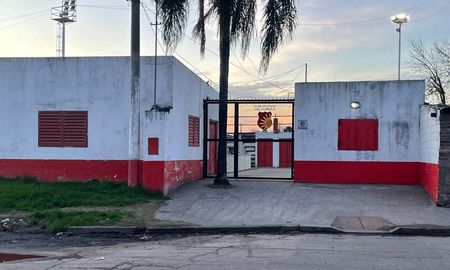 El domingo pasado, se suspendieron varios encuentros de categorías menores entre Las Flores y San Cristóbal, por una balacera en una zona cercana a la cancha. El domingo pasado, se suspendieron varios encuentros de categorías menores entre Las Flores y San Cristóbal, por una balacera en una zona cercana a la cancha.