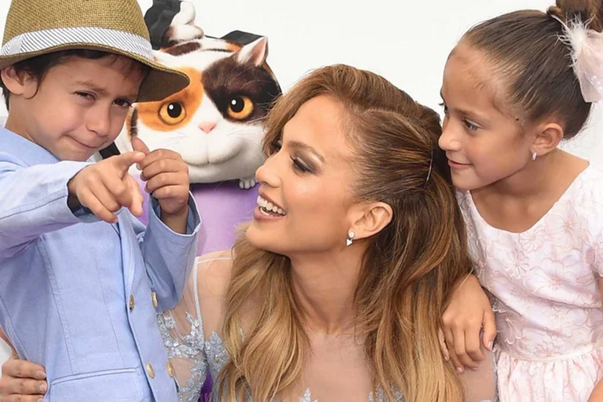 Jennifer L&oacute;pez con sus hijos.&nbsp;