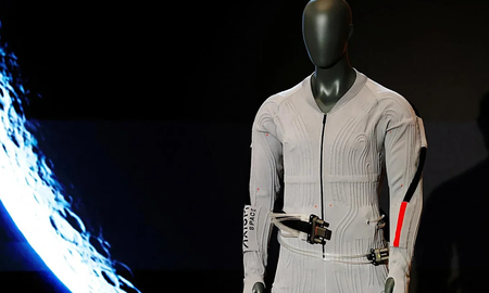 El innovador traje espacial desarrollado por Prada y Axiom Space para la histórica misión Artemis III. El innovador traje espacial desarrollado por Prada y Axiom Space para la histórica misión Artemis III.