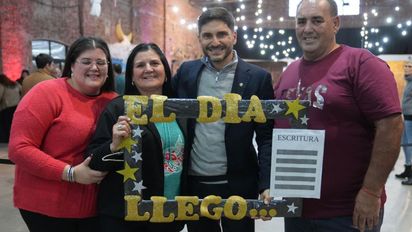 Maximiliano Pullaro encabezó una nueva entrega de escrituras de viviendas en Santa Fe