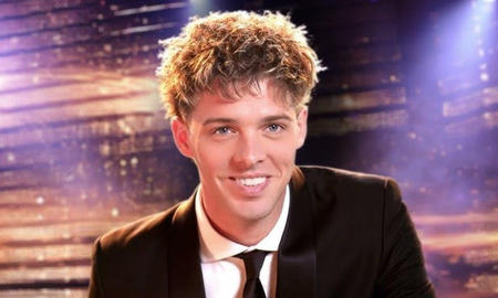 El lunes 11 de agosto, América TV estrenó Trato Hecho, el clásico formato internacional que ahora tiene como conductor a Santiago Maratea, quien hizo su debut en la televisión con este desafío. El lunes 11 de agosto, América TV estrenó Trato Hecho, el clásico formato internacional que ahora tiene como conductor a Santiago Maratea, quien hizo su debut en la televisión con este desafío.