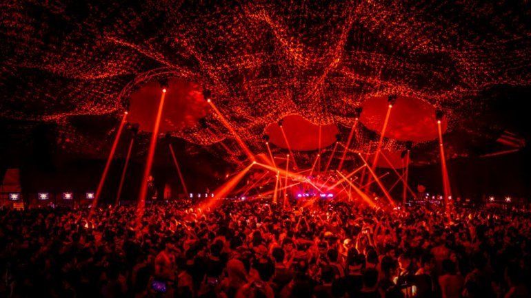 Cómo es Time Warp, el festival de música elctrónica donde murieron cuatro personas