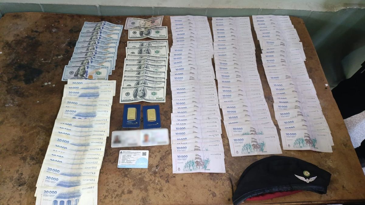 En el operativo se secuestraron dólares, pesos y dos lingotes de oro.