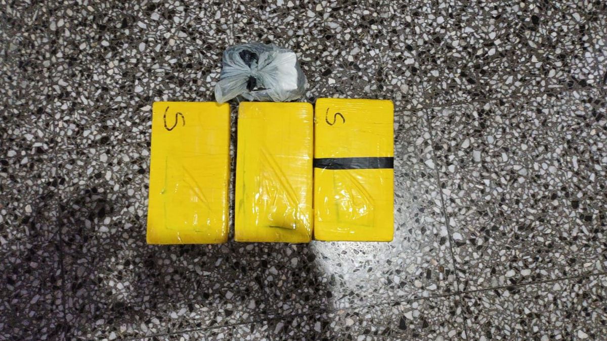 La cocaína iba dentro de una mochicla que uno de los motociclistas.&nbsp;