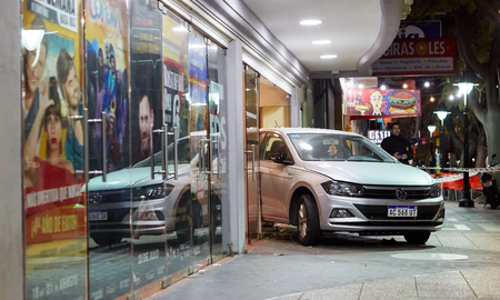 Fijaron una fianza de 1,5 millones de pesos para el conductor que atropelló a 23 personas en un teatro de Mendoza Fijaron una fianza de 1,5 millones de pesos para el conductor que atropelló a 23 personas en un teatro de Mendoza
