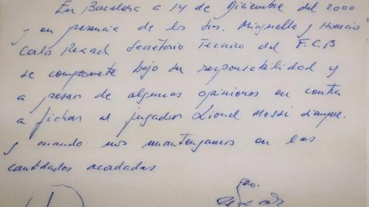 Subastaron en 970 mil dólares la servilleta en la que Lionel Messi firmó su primer contrato profesional.